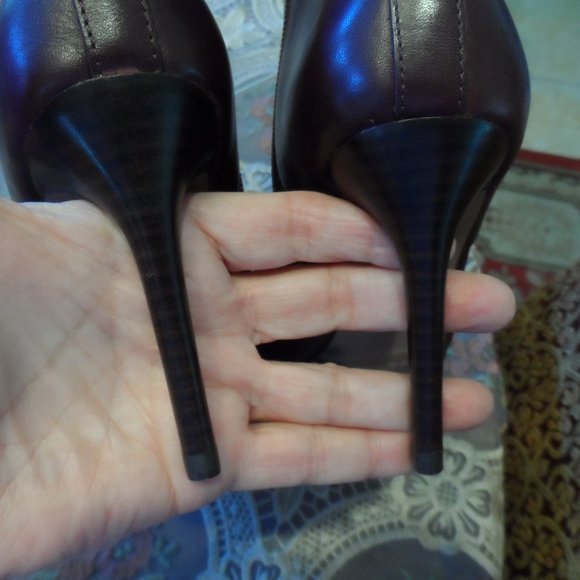 Coach Burgundy Calf Leather Ankle Boots w/ Buckle Detail Size 6M - Picture 13 of 16